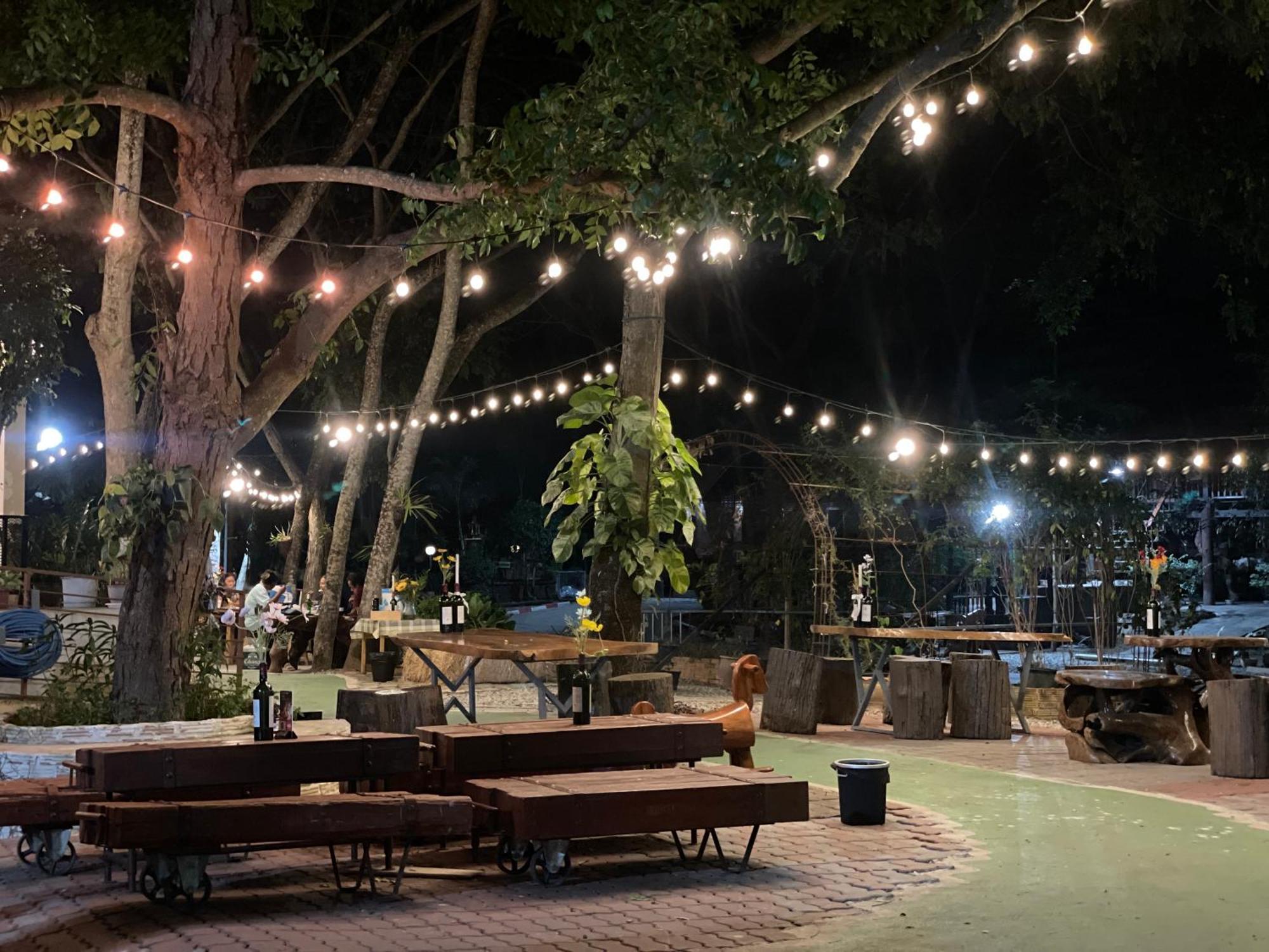 Rain Tree Cafe & Homestay 우타이타니 외부 사진